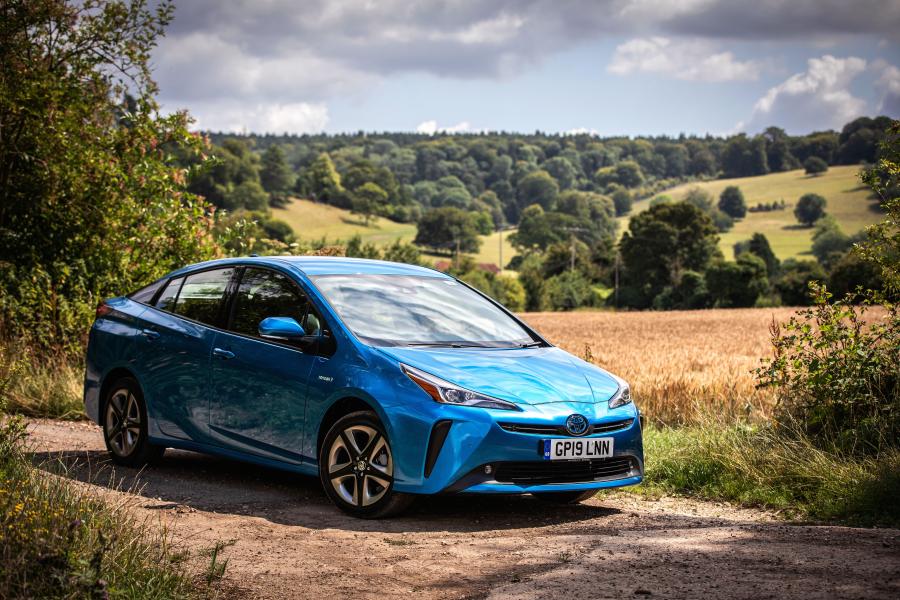  Toyota Prius 2019 года  (UK) (фото 1 из 37)